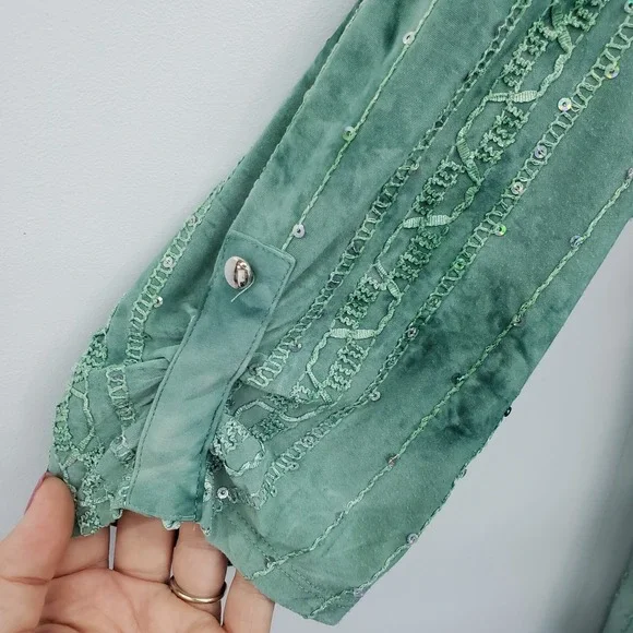 Sami & Jo Green Sequin Embellished Twist Front Blouse Womens Size 1X Plus Top - Picture 6 of 14